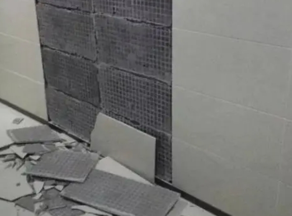 横峰瓷砖空鼓维修公司分享下横峰墙砖松动维修的知识